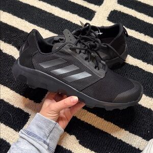 Adidas Terrex Voyager DLX Men’s Black Hiking Shoes size 9 CM7555